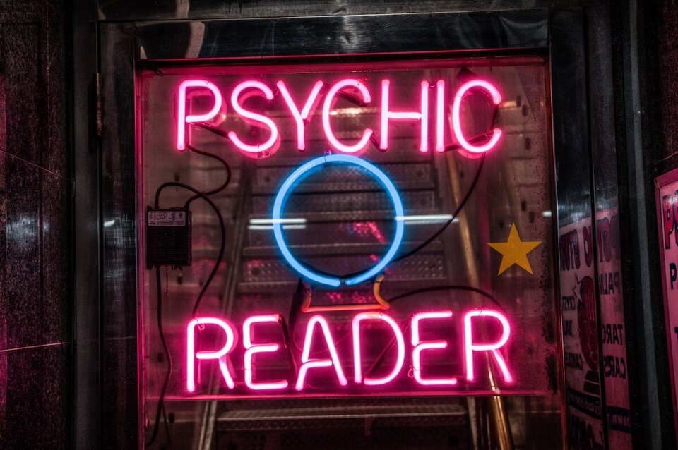 Relationship psychic reading by phone - honest insight into where it's going