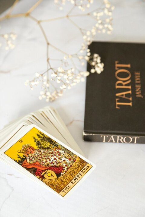 Relationship tarot reading by phone - real perspective on the two of you