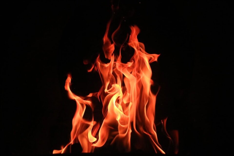 Twin flame reading by phone - a live twin flame psychic available 24/7